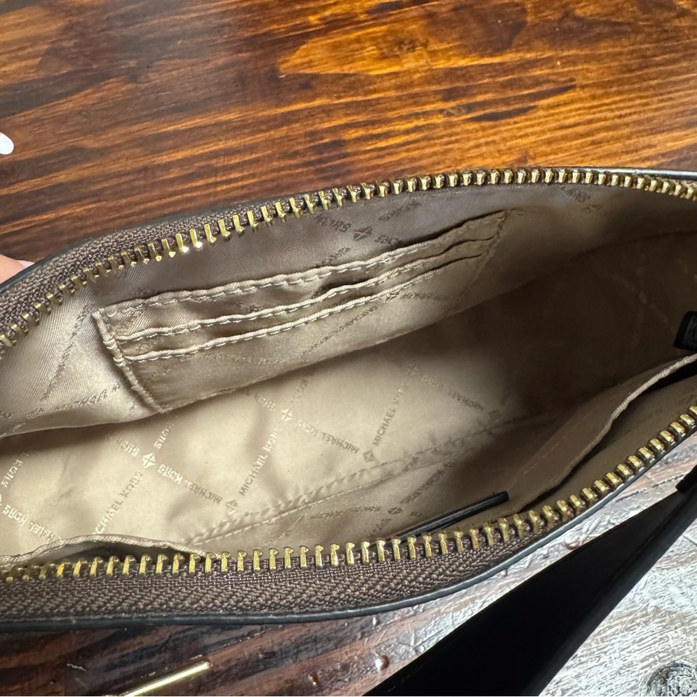 Michael Kors Signature Brown Crossbody Set - Picture 12 of 16